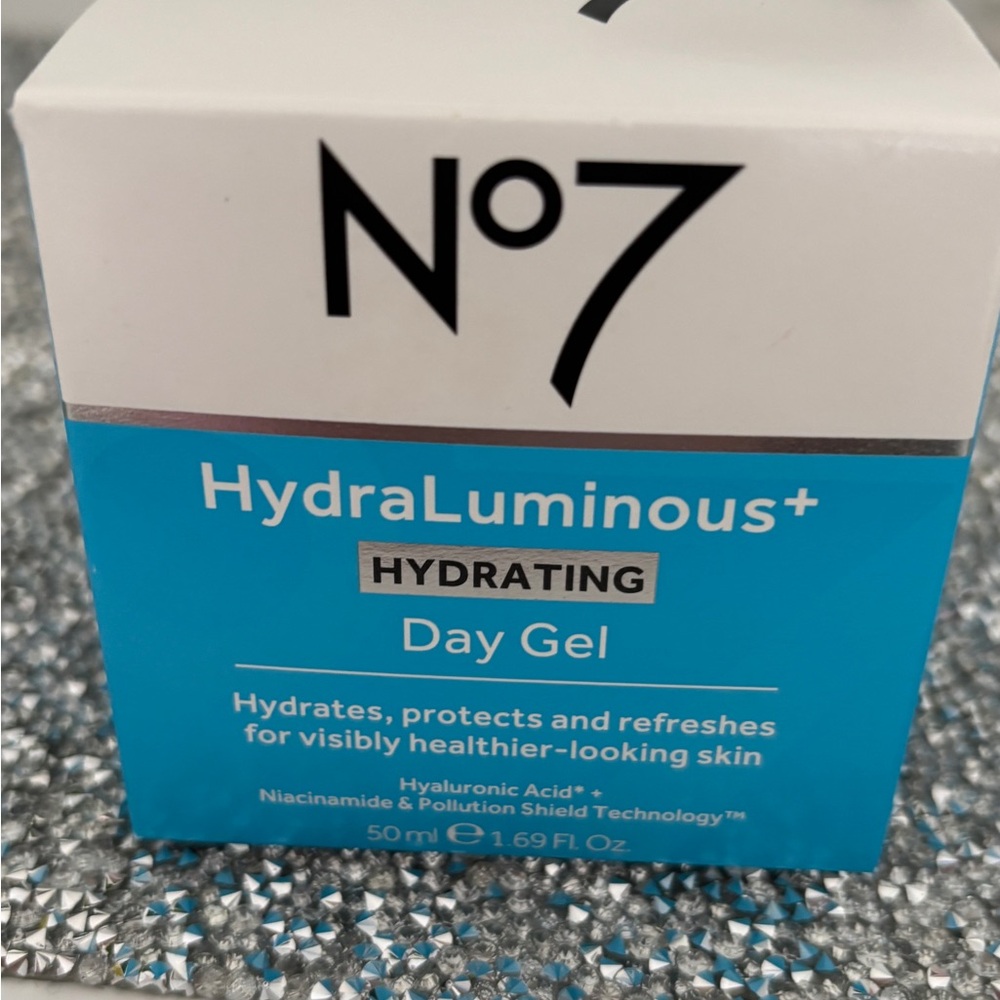No7 HydraLuminous+ Hydrating Day Gel - Blue